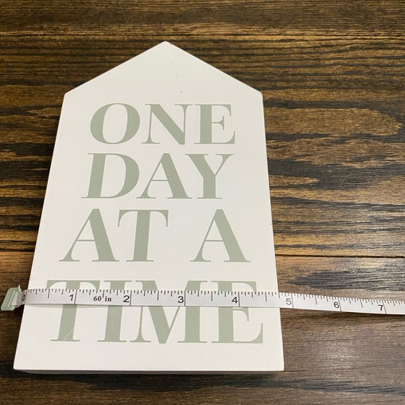 One Day At A Time Home Decor - Picture 5 of 6